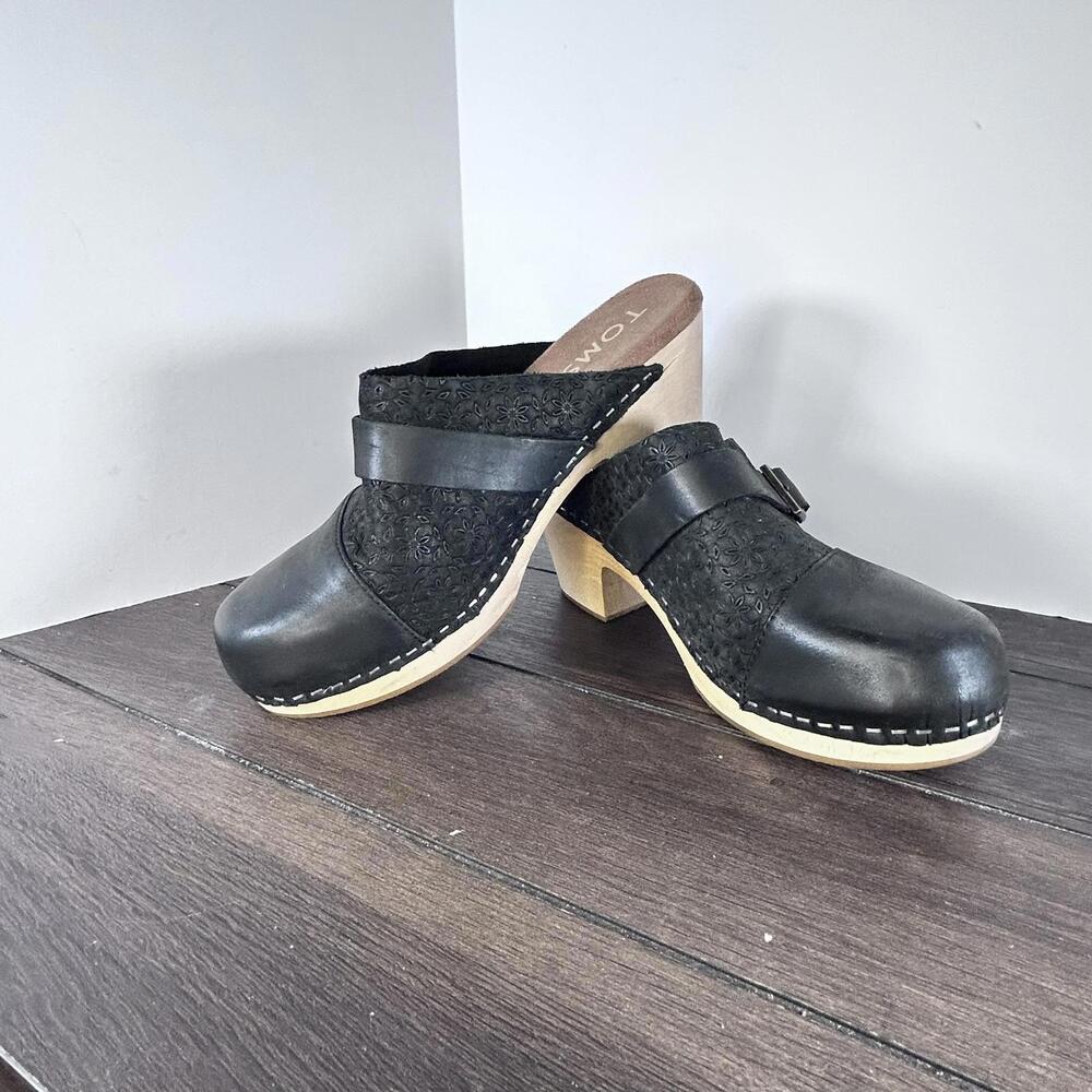 Toms Elisa Black Leather Wooden Clogs Women's size 6